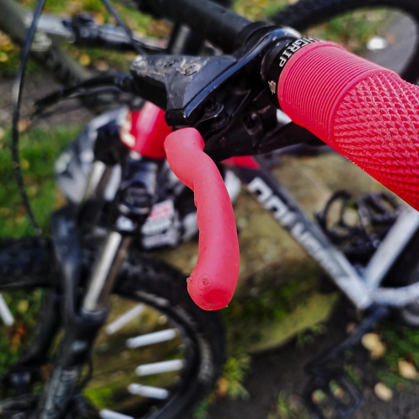 TrailDNA MTB Brake Lever Covers - TrailDNA - Mtb